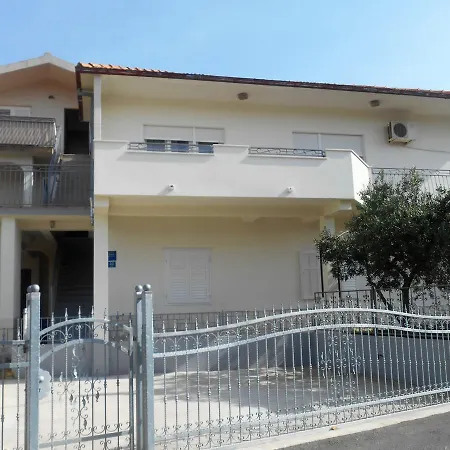Apartment Bresan *